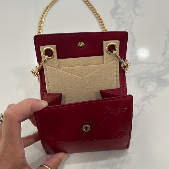 Louis Vuitton Vintage Vernis Double Flap Red Leather Wallet with Chain & Insert - Picture 16 of 17